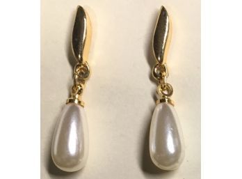 Pearl Drop Dangle Earrings With Gold Tone Main Base 1.25'