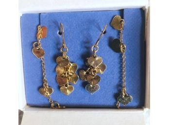 Vintage Avon NOS - Goldtonediamond Cut Necklace And Earrings Giftset