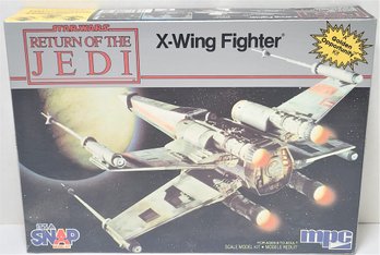 Vintage 1983 - X-WING FIGHTER - Return Of The Jedi Model Kit MPC Snap