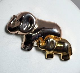 Mama And Baby Elephants Unsigned Silver And Gold Tone Brooch Pin Trunks Up!