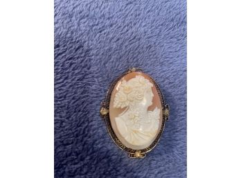 Victorian Art Nouveau Solid 14kt Yellow Gold Hand Carved Cameo Brooch.