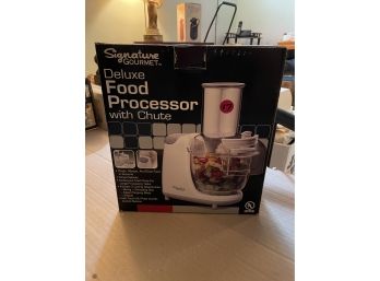 Signature Gourmet Deluxe Food Processor - In Box