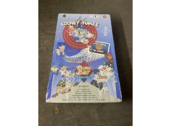 Factory Sealed Looney Tunes Comic Ball Cards Series #1