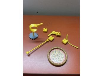 Assorted Action Figure Accessories - TMNT Yellow Pizza