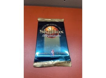 Sealed 94-95 Skybox Sealed NBA Pack