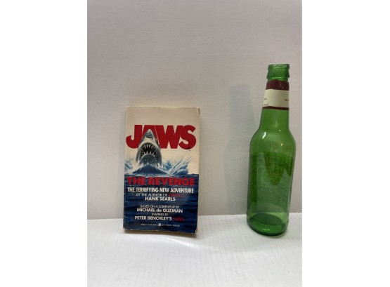 1987 Jaws The Revenge Paperbook