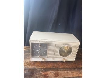 Vintage General Electric Radio - Untested