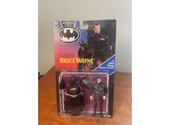 1991 Kenner BATMAN RETURNS BRUCE WAYNE Action Figure W/ Quick Change Armor