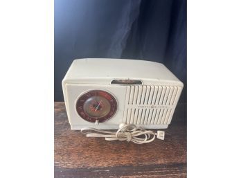 Vintage 1950s General Electric Model 518F Radio Alarm Clock Tube Radio - Untested