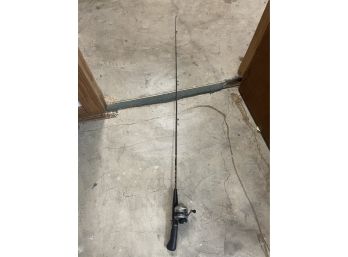 Fishing Pole With Zebco 33 Reel