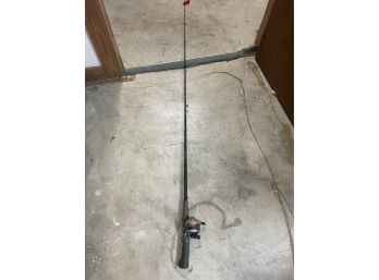 Fishing Pole With Zebco 33 Reel