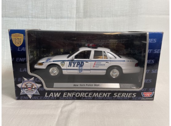 Motormax 1:24 Scale NYPD Cruiser - New In Box