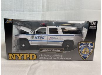 Jada Toys 1:24 Scale 2000 Chevy Suburban NYPD Collectors Edition- New In Box