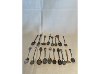 Collector Spoons Lot Of 18 Spoons