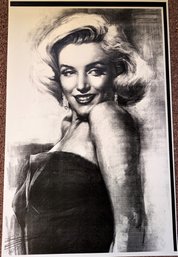 Marilyn Earrings Print