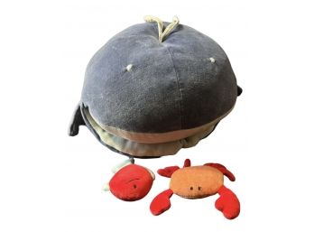 Squeeze Swallow Jacadi Shark Plush With Small Fish And Crab