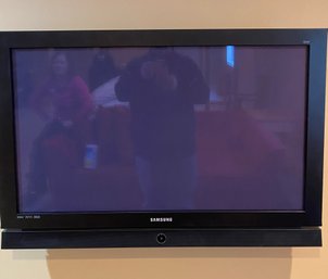 Samsung TV And Magnavox DVD Player
