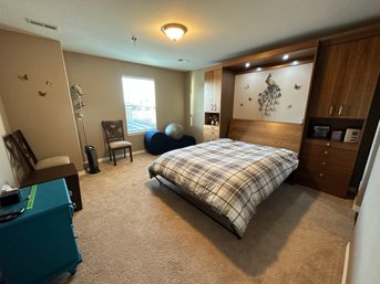 Murphy Bed With Queen Bed And Bookcases
