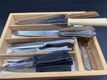 Knives Out! Lot