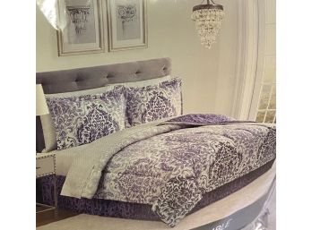 Queen Sized Reversible Comforter And Shams