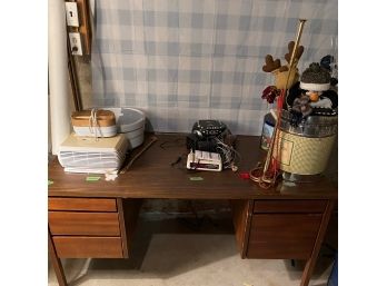 5-drawer Desk & Office Chair