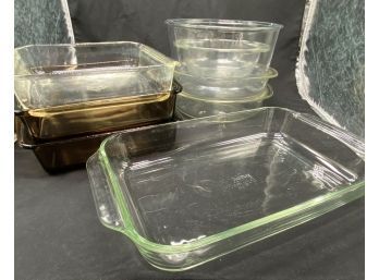 Pyrex And Anchor Hocking - 8 Pieces