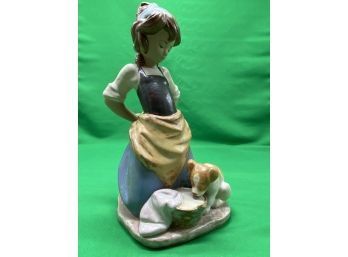 Lladro Kneeling Girl With Puppy