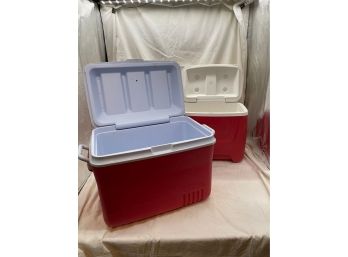 Two Coolers (one Rubbermaid, One Igloo) In Good Condition