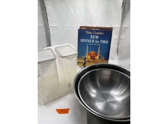 Stainless Mixing Bowl And Plastic Keepers