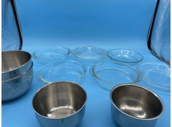 Pyrex & Anchor Hocking Pie And Cake Pans