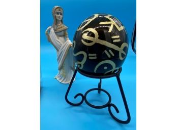 Aida Statuette & Decorated Egg