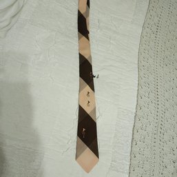 Lot102-1746 Vintage Brown & Pink Tie, Blue Tie Tack