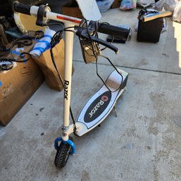 Lot112-1757 Razor Scooter - 8in Wheels - 40x39x9 Runs-May Need New Battery