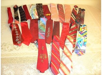 #209 Maroon Tie Collection