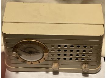 Vintage Telechron Radio Clock Model # 8H59