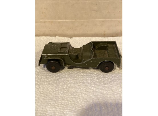 VINTAGE TOOTSIE TOY ARMY JEEP MADE IN CHICAGO U.S.A.