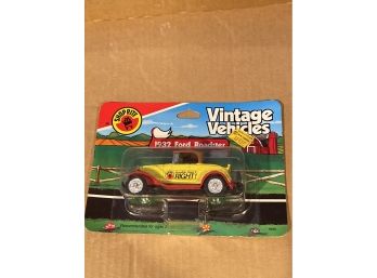 NIP ERTL VINTAGE VEHICLES SHOP RITE DOES IT RIGHT 1932 Ford Roadster DIECAST CAR