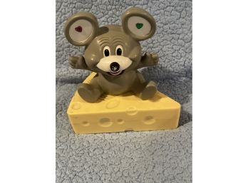Vintage Realistic Mouse And Cheese  Radio