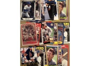 Lot Of (25) HOF Robin Yount Baseball Cards