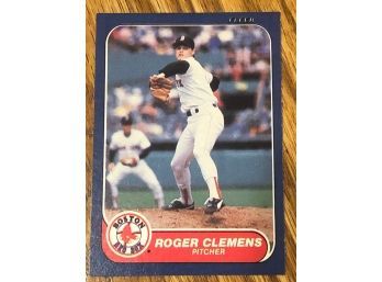 Roger Clemens 1986 Fleer Baseball Card