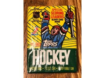 Unopened 1990 Topps Hockey Wax Pack