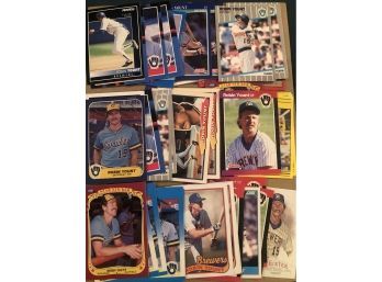 Lot Of (50) HOF Robin Yount Baseball Cards
