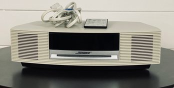 White Bose Wave Radio - Model AWRCC2 With Remote