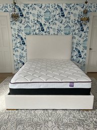 Restoration Hardware White Woven Fabric Queen Size Bed With Sleepy's Mattress