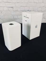 Apple Airport Extreme With Cables