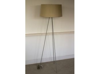 Metal Tripod Standing Lamp With 3 Bulbs