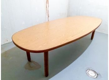 Large Oval Wood Dining Table - 2 Tone Wood With Round Legs - VERY HEAVY