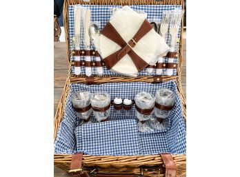 Wicker Picnic Basket With Blue And White Check  - Service For 4