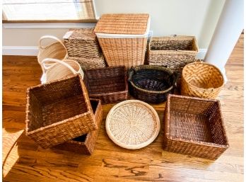 Lot Of 13 Baskets Various Sizes