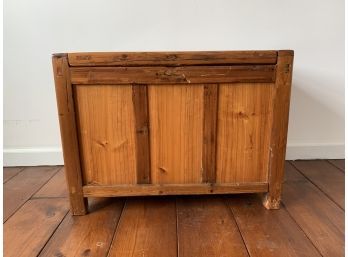 Asian Style Trunk With Lid